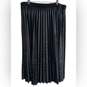 On34th Women's Velvet Black Pleated A Line Midi Pull On Skirt Size 2x XXL